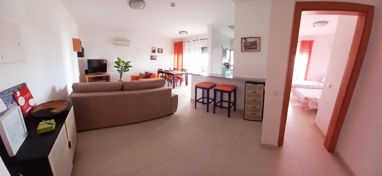 Atp. Areias Da Rocha Apartment Портиман Екстериор снимка