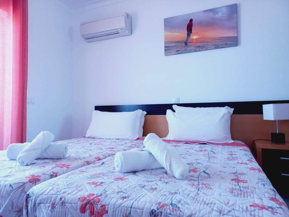 Atp. Areias Da Rocha Apartment Портиман Екстериор снимка